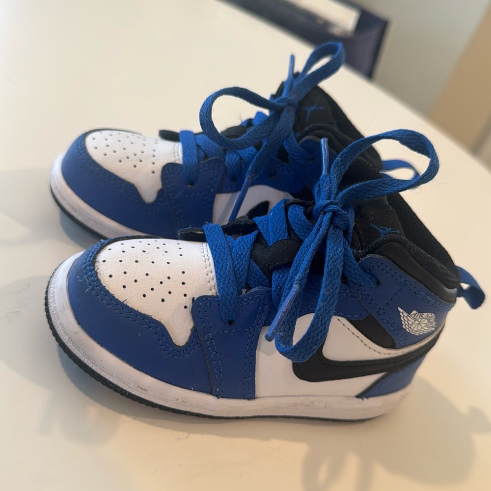 Nike Air Jordan 1 toddler sneakers